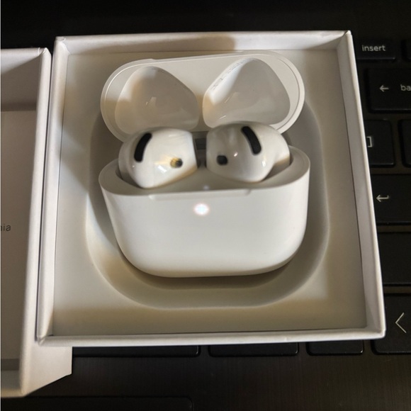 Apple White Wireless Earphones